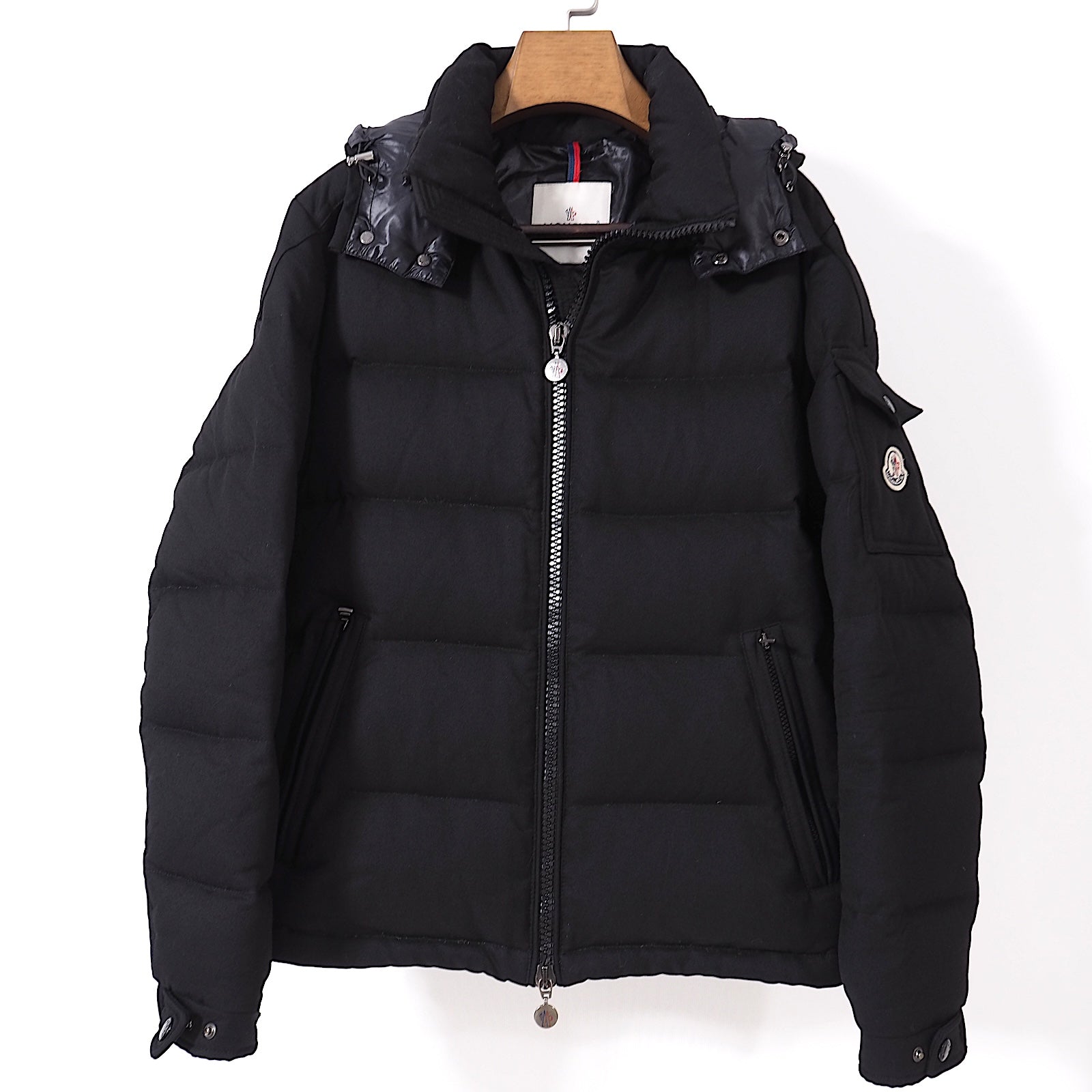 モンクレール MONCLER 国内正規品 MONTGENEVRE モンジュネーブル ダウンジャケット 2 ブラック メンズ 正規品 4-DJ –  Bengal ブランド古着セレクトショップ