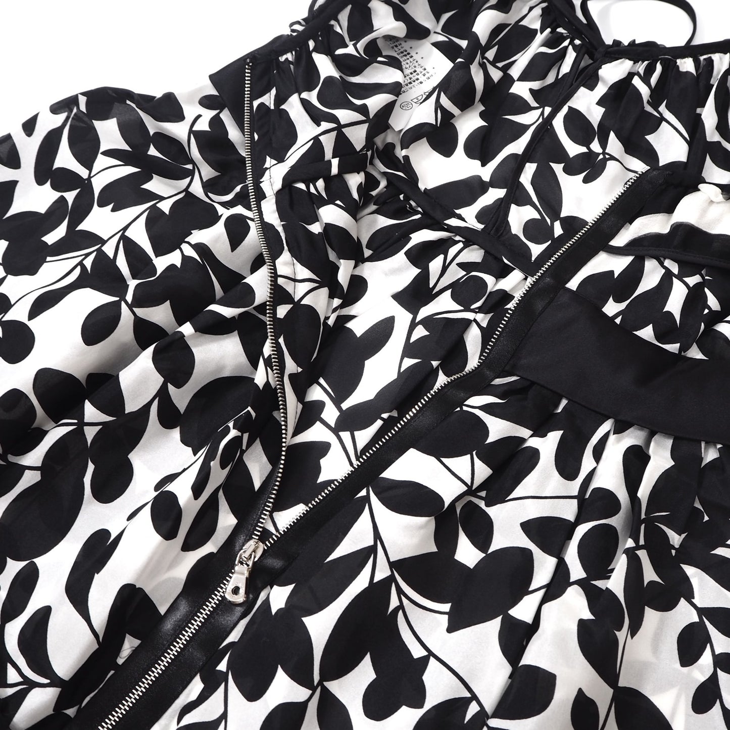 美品 ドルチェ＆ガッバーナ DOLCE＆GABBANA シルク フリル ブラウス トップス 38 リーフ柄 ブラック ホワイト レディース 正規品 db21-07002