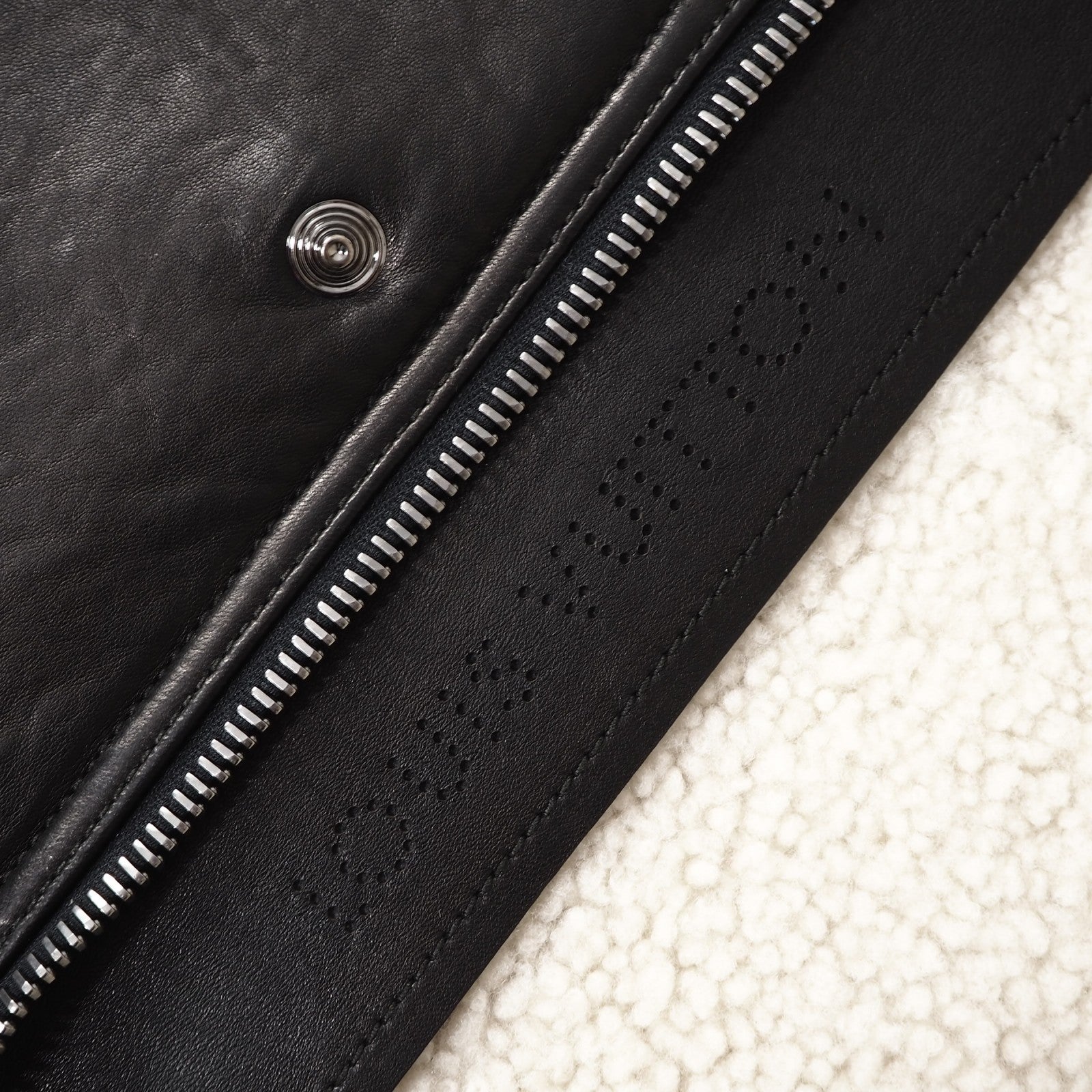 超希少 ルイヴィトン ナッパレザー ムートンコート ブラック 美品 ルイヴィトン Louis Vuitton ナッパレザー ムートン コート