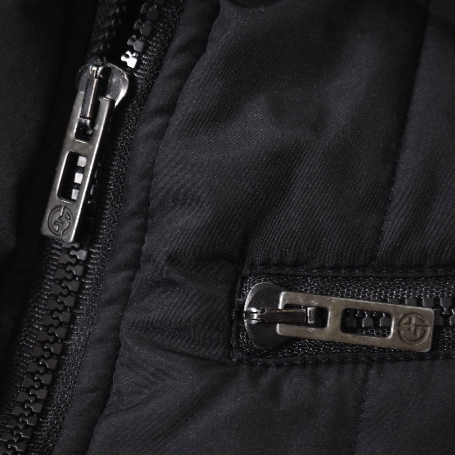 良品 ジョルジオアルマーニ GIORGIO ARMANI イタリア製 中綿 ベスト ジャケット 48 ブラック メンズ 正規品 5-DJ120