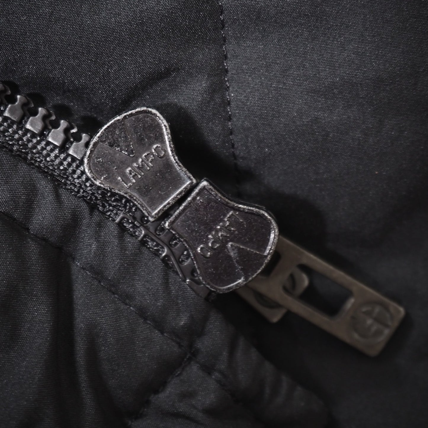 良品 ジョルジオアルマーニ GIORGIO ARMANI イタリア製 中綿 ベスト ジャケット 48 ブラック メンズ 正規品 5-DJ120