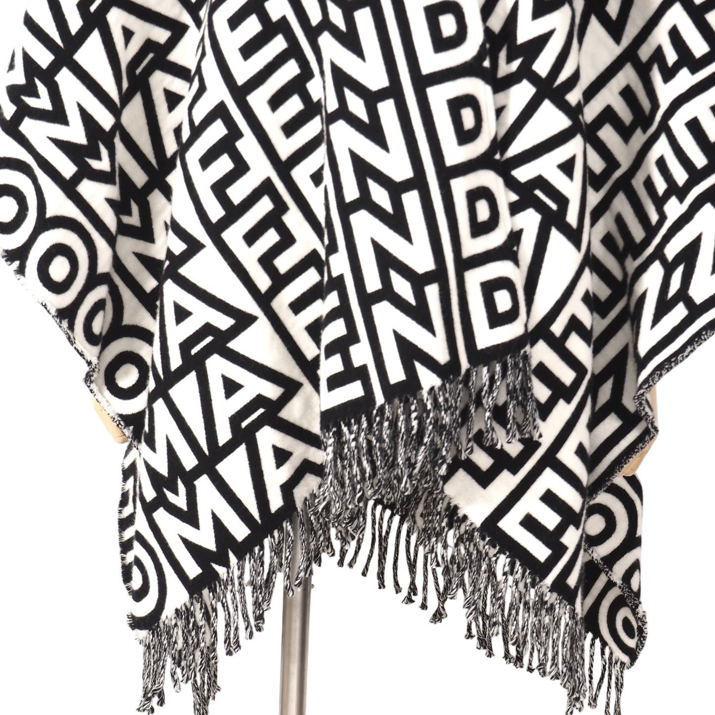 美品 フェンディ×マークジェイコブス FENDI Marc Jacobs 23年製 ウール 総柄 ポンチョ フリー ブラック ホワイト レディース 正規品 5-OK002