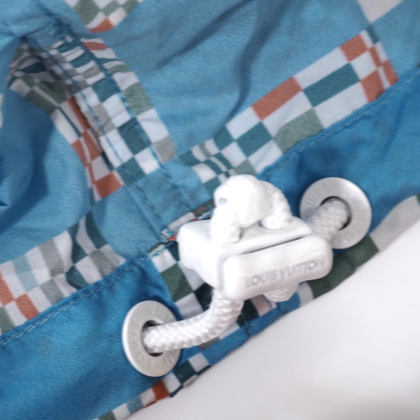 極美品 ルイヴィトン Louis Vuitton 21SS 総柄 ダミエチェッカー パラシュート ジャケット パーカー 48 ブルー メンズ 正規品 5-YG008
