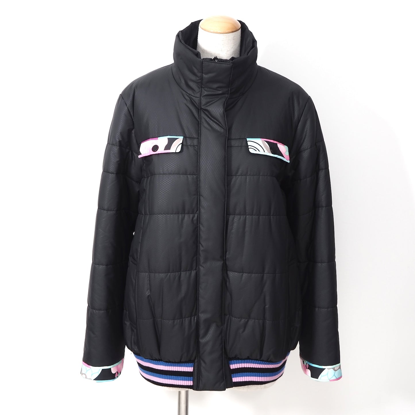 極美品 レオナール LEONARD パデッド ジャケット 中綿 42 ブラック 花柄 レディース 正規品 5-ZF057