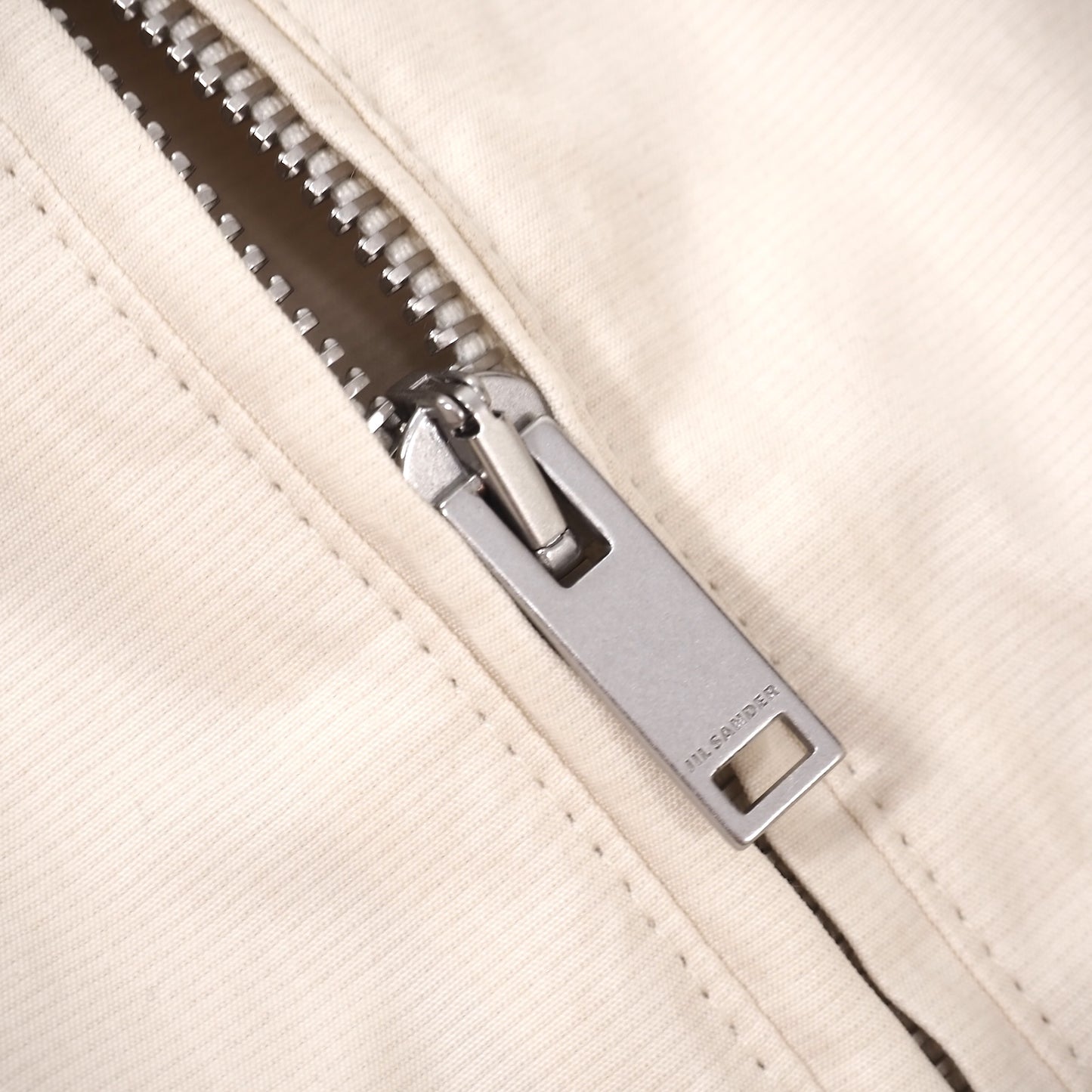 美品 ジルサンダー JIL SANDER 23SS スタンドカラー ジャケット ブルゾン 48 アイボリー メンズ 正規品 5-ZF069