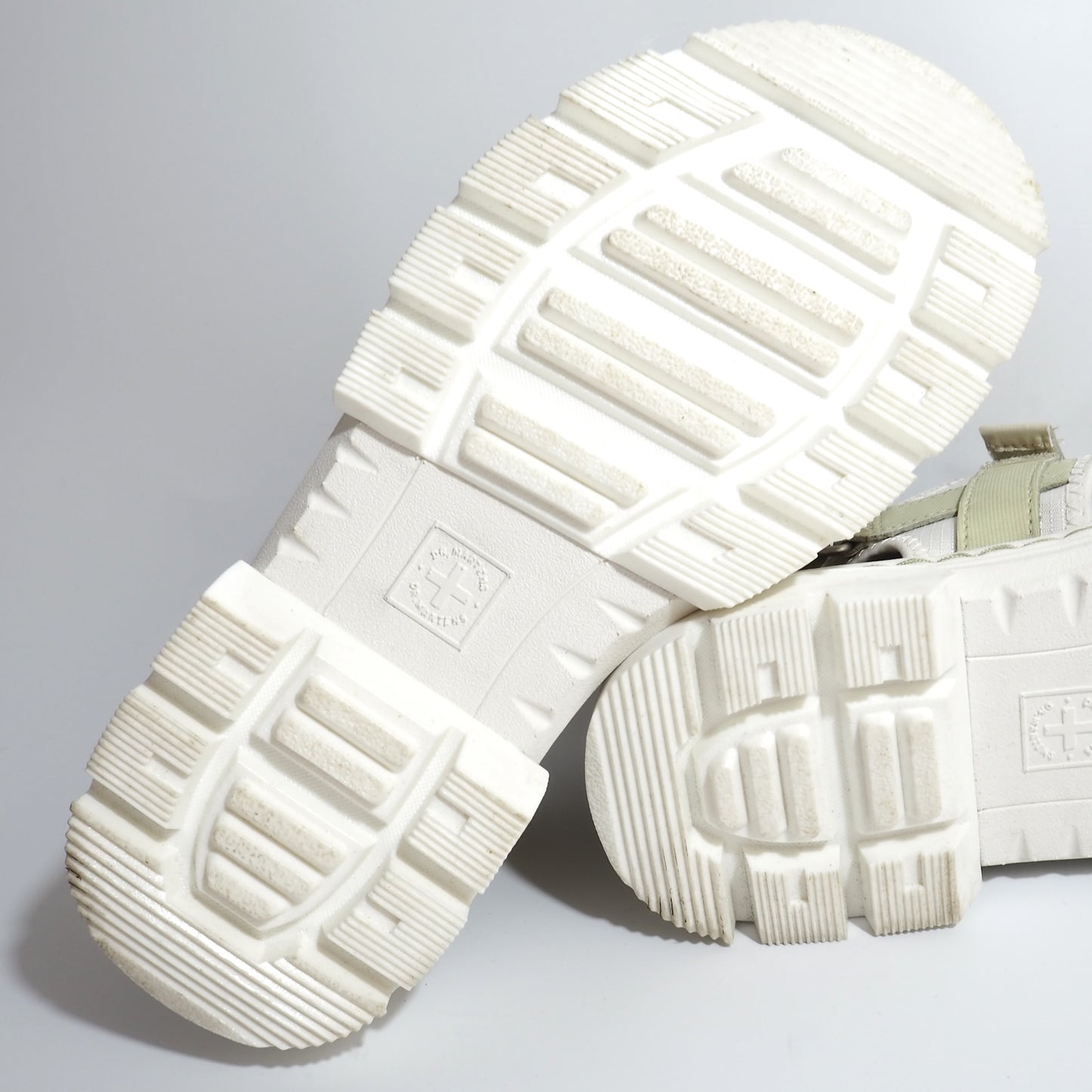 極美品 ドクターマーチン Dr.Martens FORSTER Ⅱ サンダル EU39 UK6 ライトベージュ レディース 正規品 5-ZG030