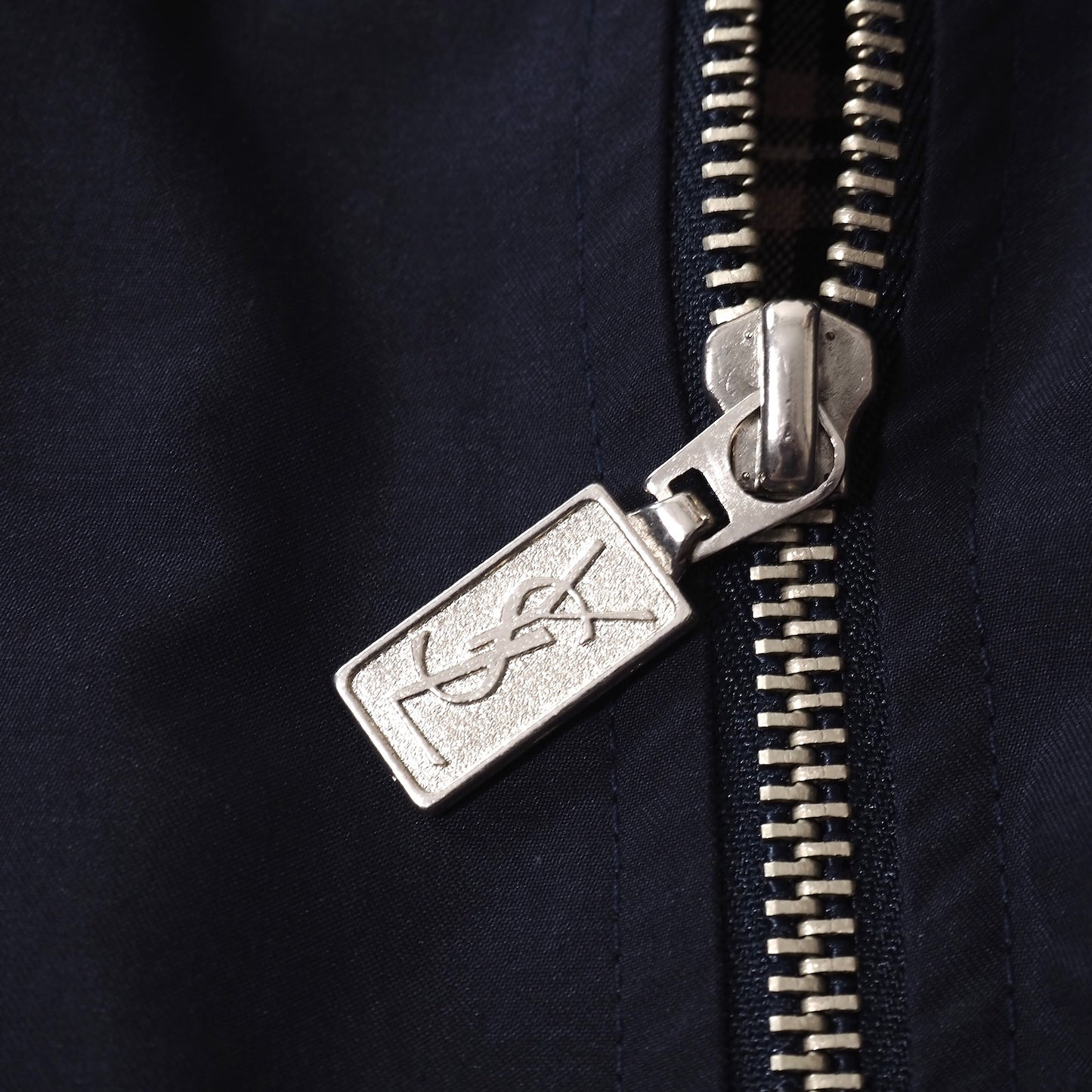 良品 イヴ・サンローラン YVES SAINT LAURENT ヴィンテージ YSL刺繍 スイングトップ ジップアップ ジャケット M ネイビー メンズ 正規品 5-ZG062