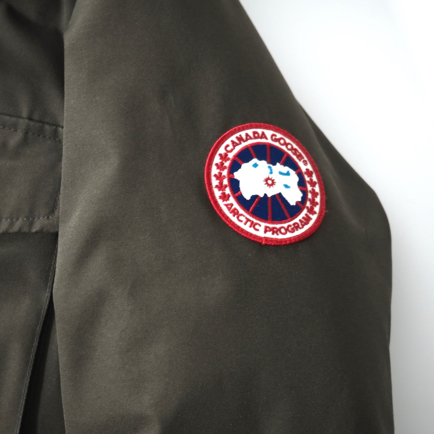 カナダグース CANADA GOOSE JPタグ KAMLOOPS フード付き ダウンジャケット L カーキ メンズ 正規品 5-ZI004