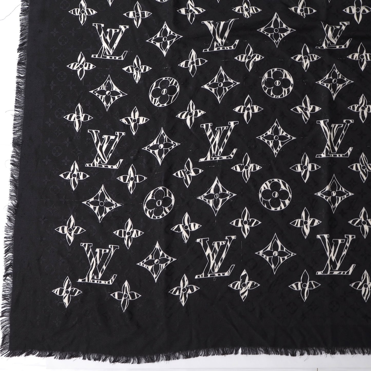ルイヴィトン Louis Vuitton 20AW M76359 ジャイアントモノグラム ジャングル 大判 ストール ブラック 正規品 6-AD023