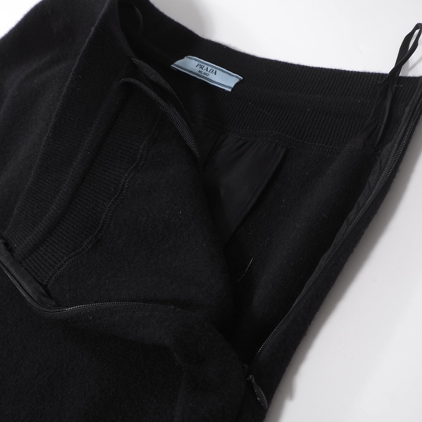 プラダ PRADA 21年製 トライアングルロゴ ウール カシミヤ セットアップ フーディ スカート 36/XS ブラック レディース 正規品 6-OD037