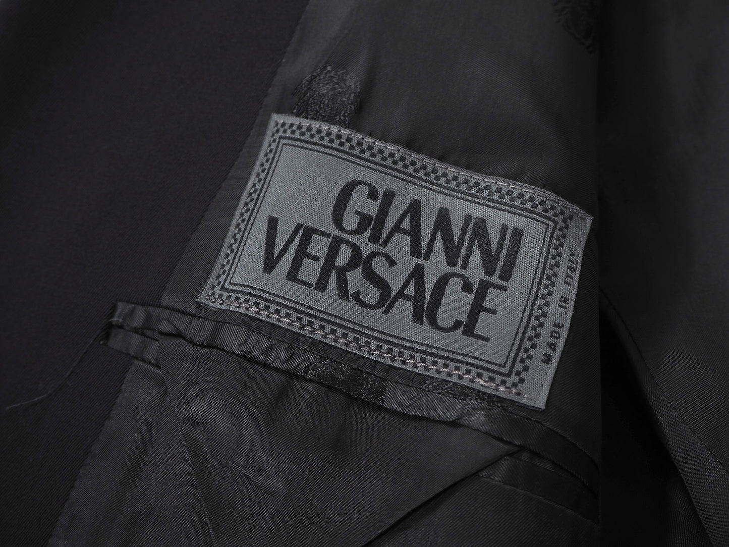 美品 ジャンニヴェルサーチ GIANNI VERSACE ヴィンテージ ウール 装飾 ジャケット 48 ブラック メンズ 正規品 6-YA022