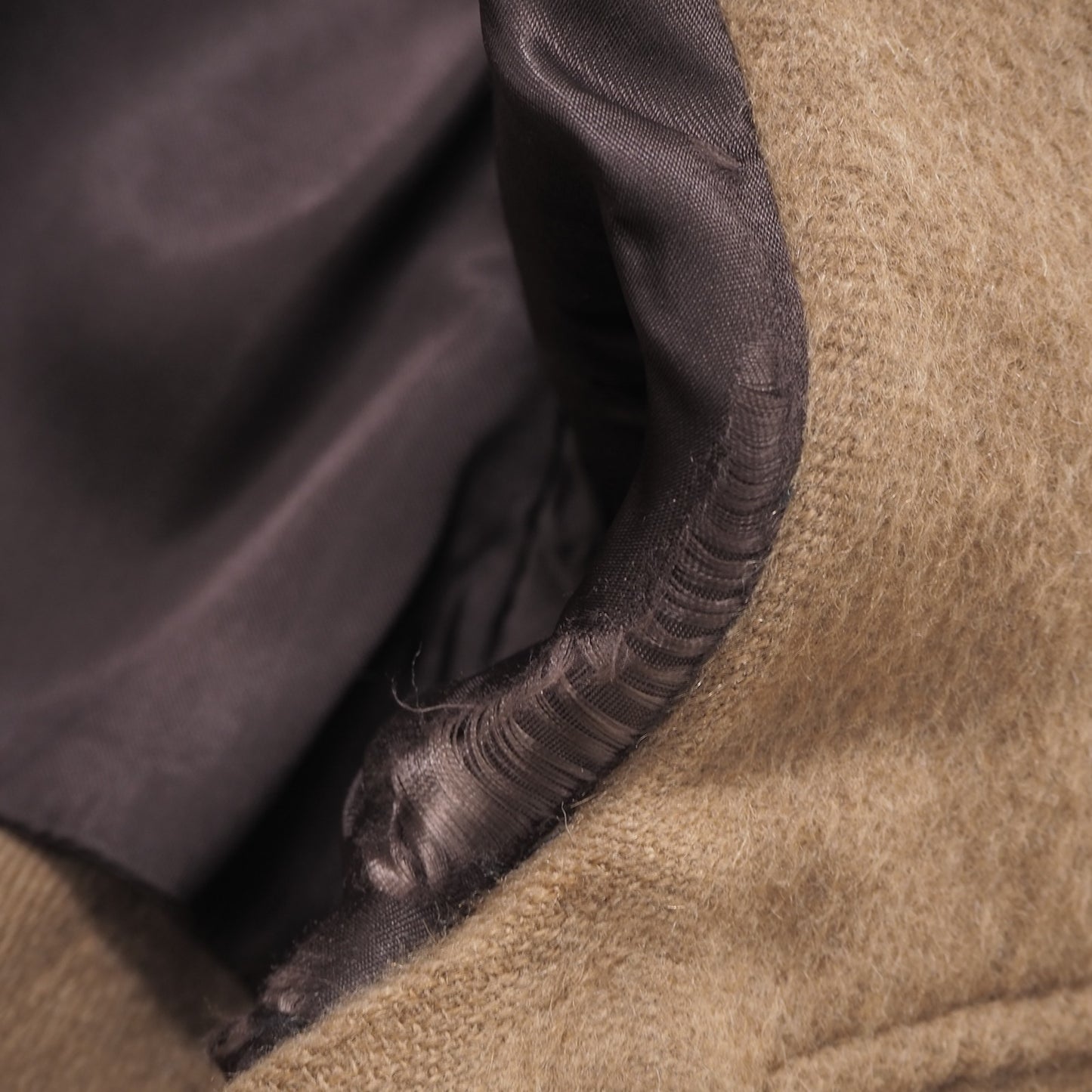 良品 ラルディーニ LARDINI イタリア製 ピュアキャメル ダブルブレスト チェスターコート 48 ベージュ ブートニエール付 メンズ 正規品 6-YB032