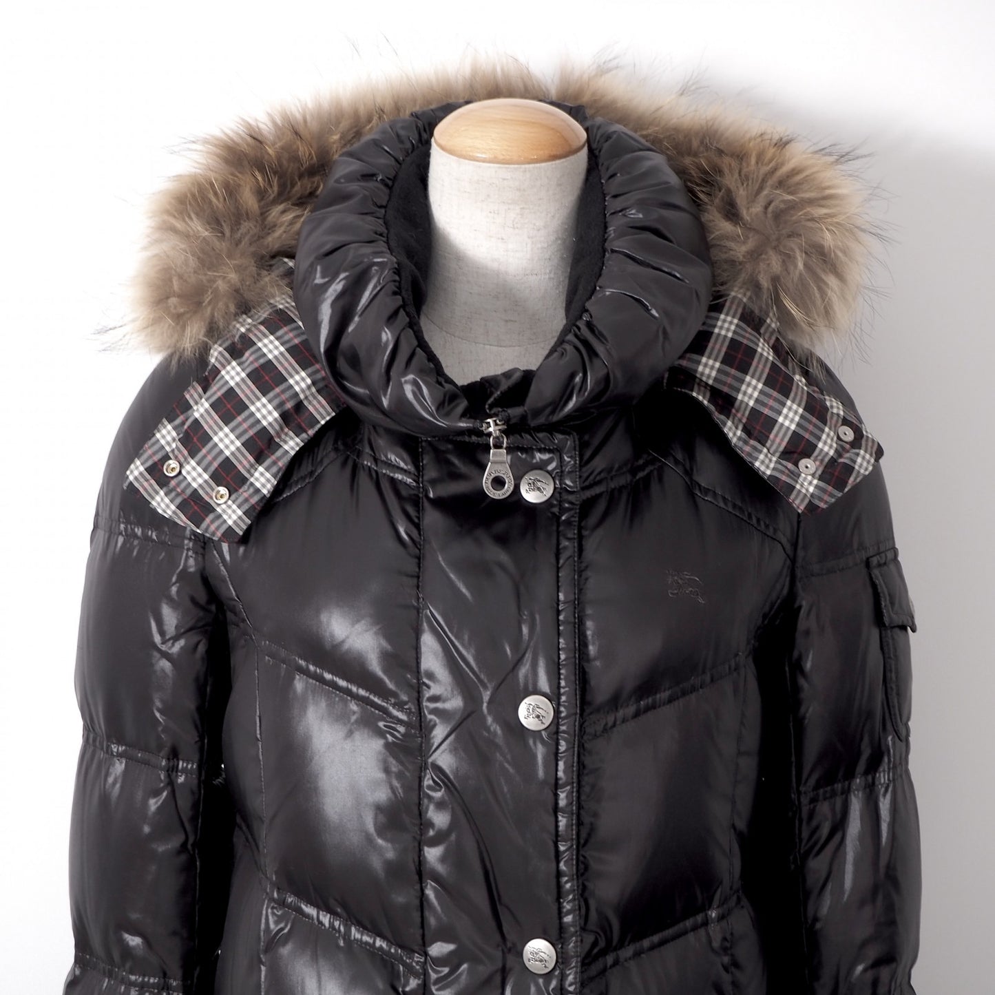 美品 バーバリー ブルーレーベル BURBERRY BLUE LABEL ラクーンファー ダウンコート 38 ブラック レディース 正規品 6-ZA012
