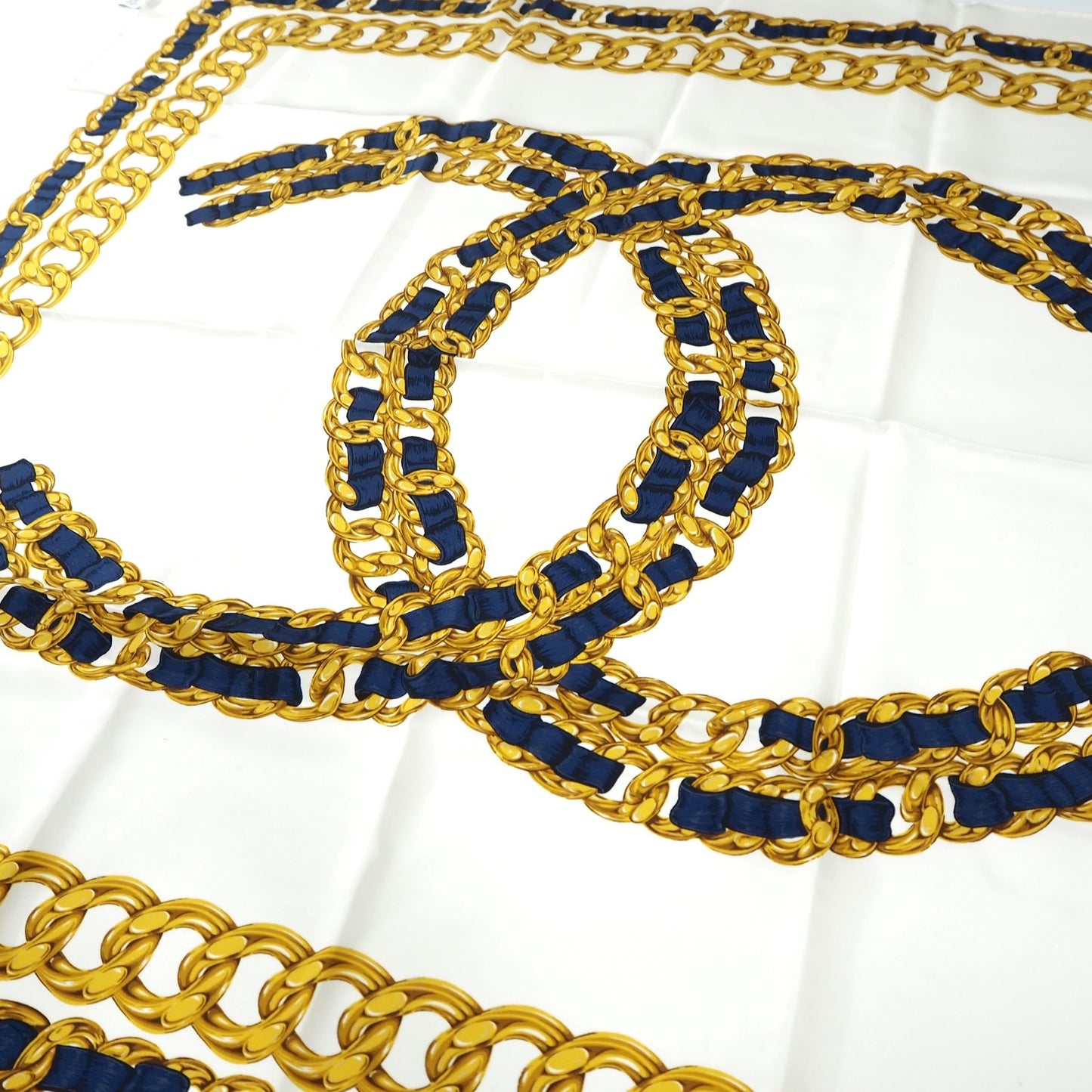 シャネル CHANEL ココマーク シルク 大判 スカーフ  ホワイト レディース 正規品 4-ZD046