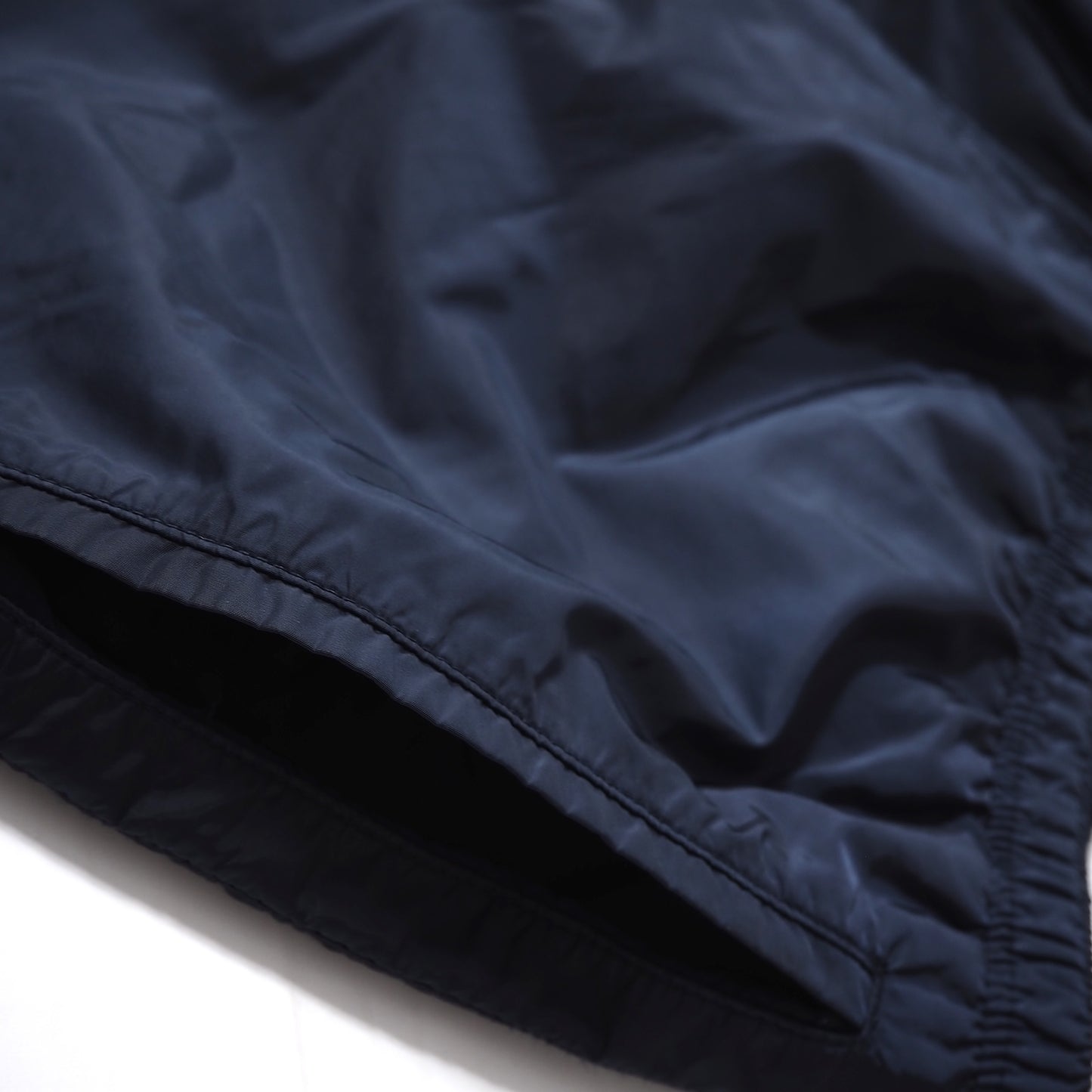 美品 プラダ PRADA 黒タグ 22年製 RE-NYLON ショーツ ショートパンツ ハーフパンツ 48 ネイビー メンズ 正規品 5-YC023
