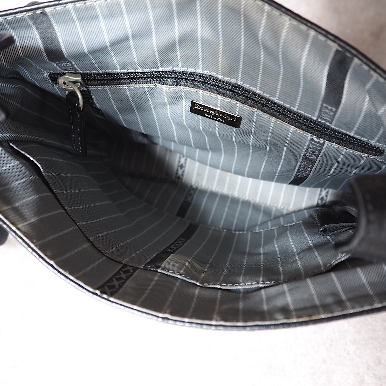 エルメネジルドゼニア Ermenegildo Zegna レザー ショルダー