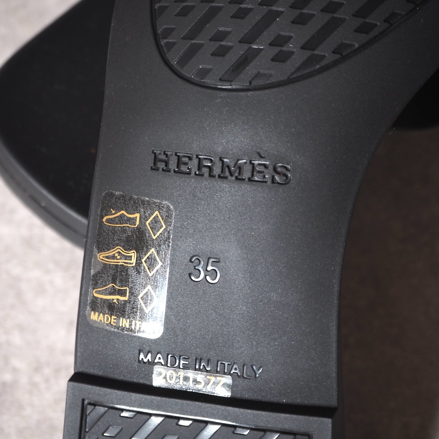 エルメス HERMES アロハ シェーヌダンクル ラバー サンダル  35 ブラック レディース 未使用 4-YE005