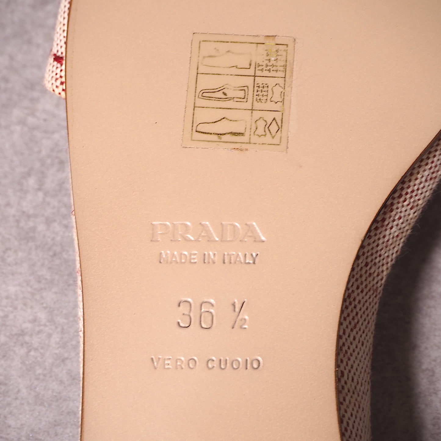 プラダ PRADA 三角プレート付 サンダル 36.5(23.5㎝相当) レッド レディース 4-YB234