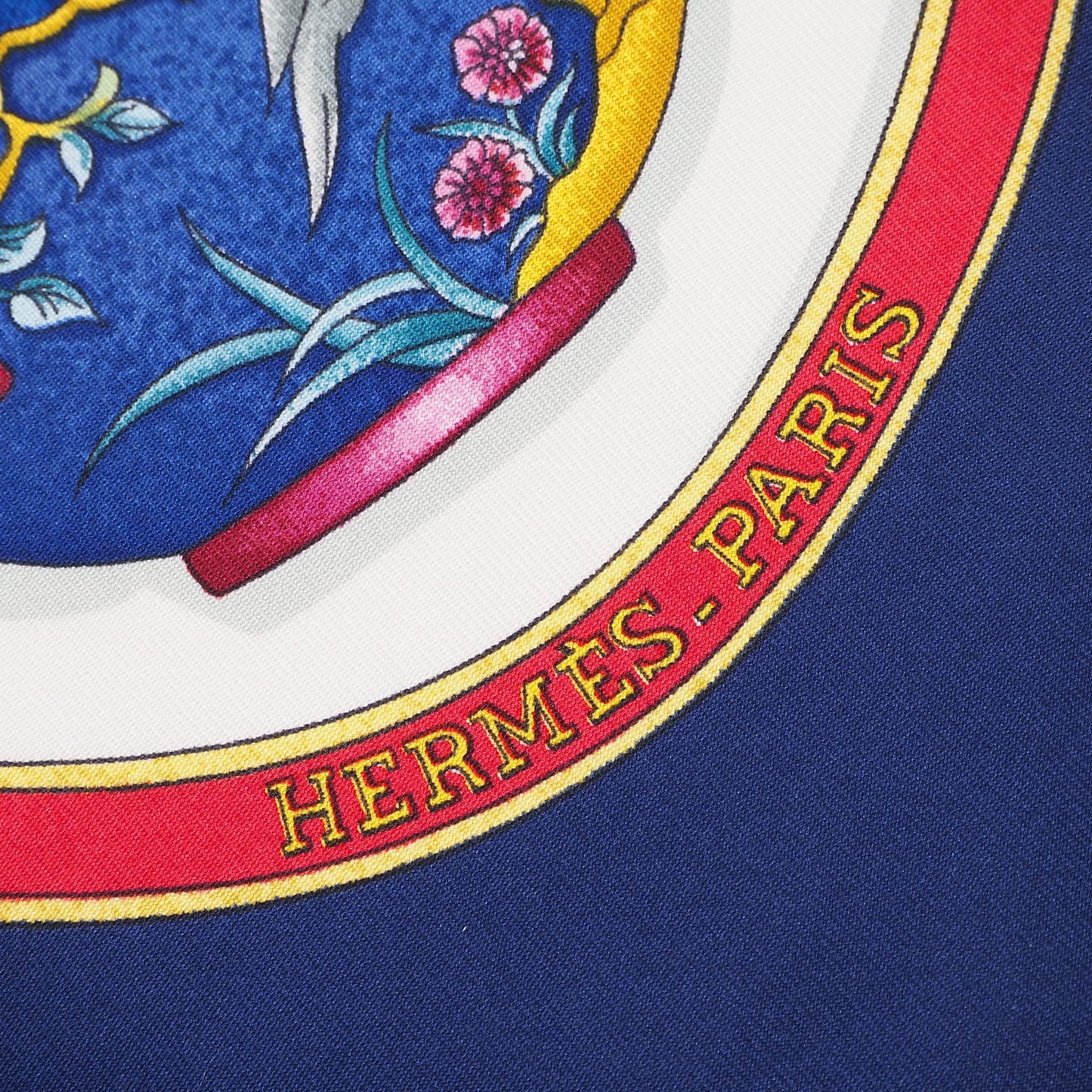 エルメス HERMES 香水花瓶柄 シルク スカーフ ホワイト/ネイビー レディース 4-SC028