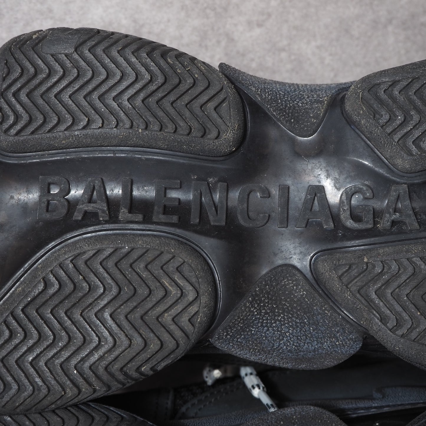 バレンシアガ BALENCIAGA トリプルS Triple S スニーカー 27 ブラック メンズ 4-YE044