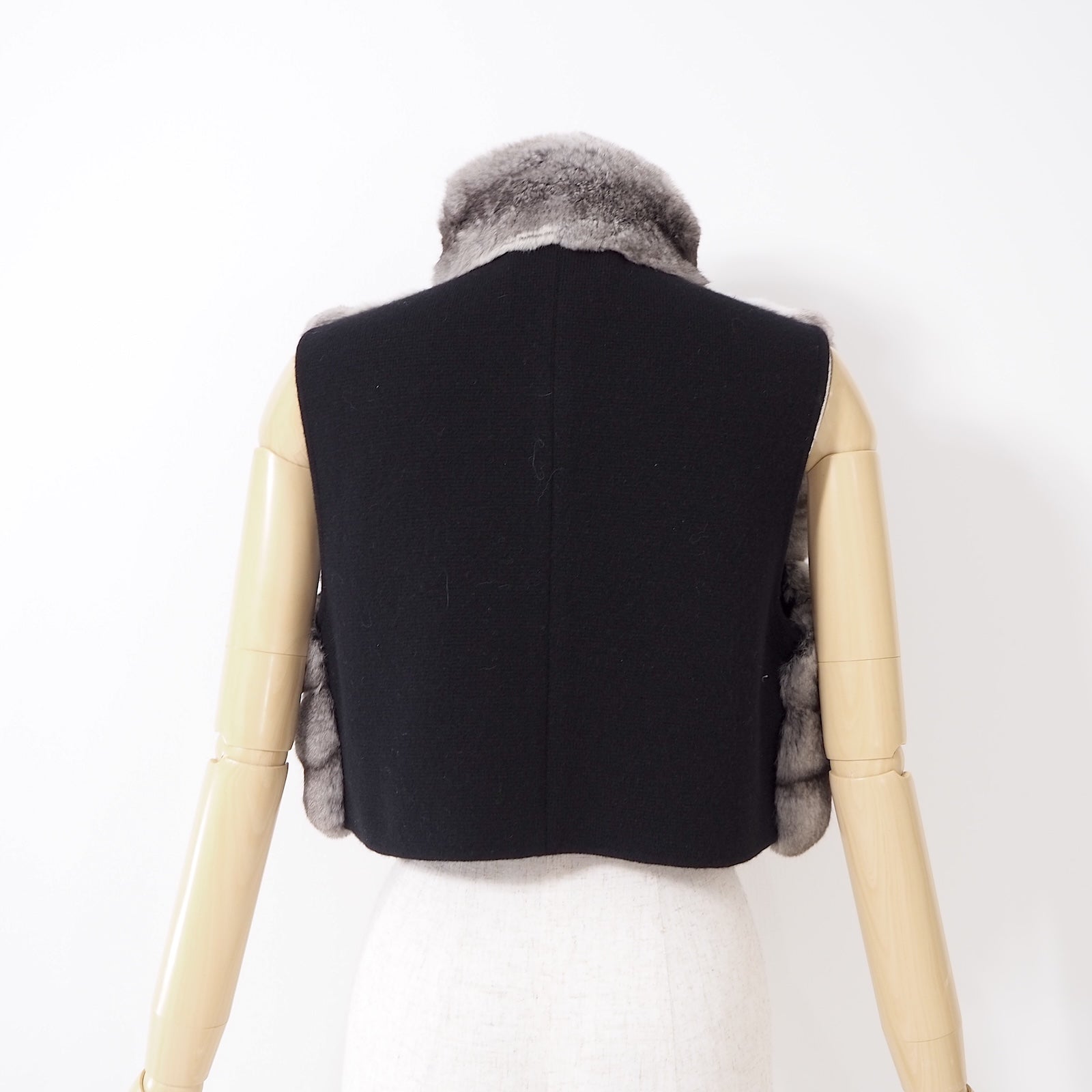 FOXEY フォクシー チンチラ付中綿カシミヤベスト 38 FOXEY フォクシー チンチラ付中綿カシミヤベスト 38