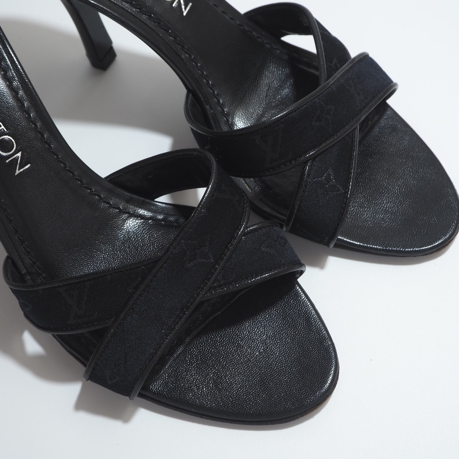 ルイヴィトン モノグラムマルチカラー ミュール ブラック ゴールド 35