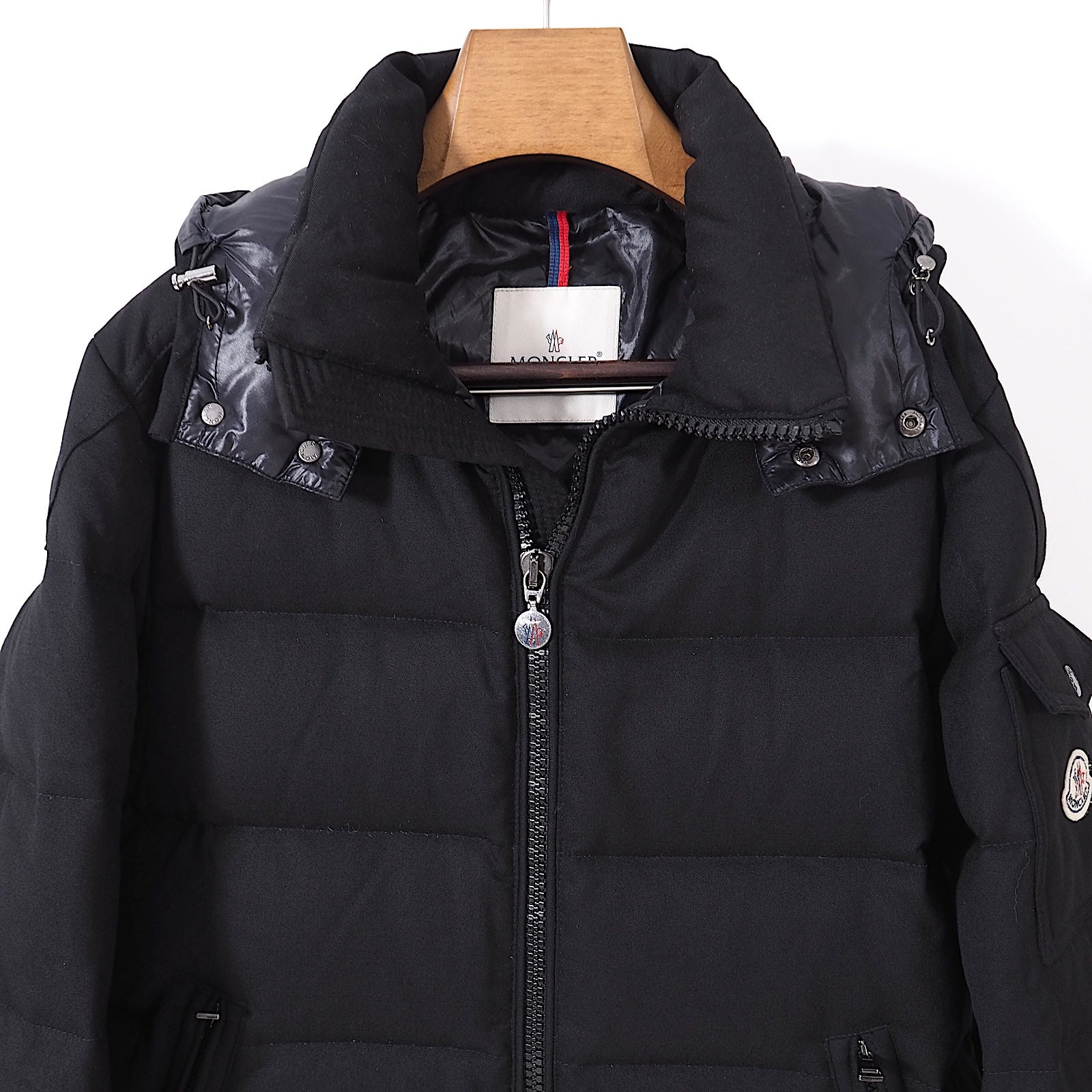 モンクレール MONCLER 国内正規品 MONTGENEVRE モンジュネーブル ダウンジャケット 2 ブラック メンズ 正規品 4-DJ –  Bengal ブランド古着セレクトショップ